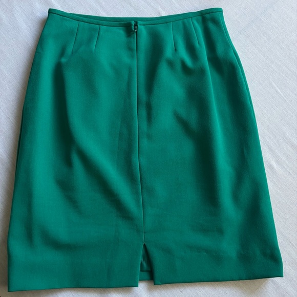 Tahari Arthur S. Levine Green Blazer & Skirt Suit Set Women’s Size 4 Elegant - Picture 10 of 15